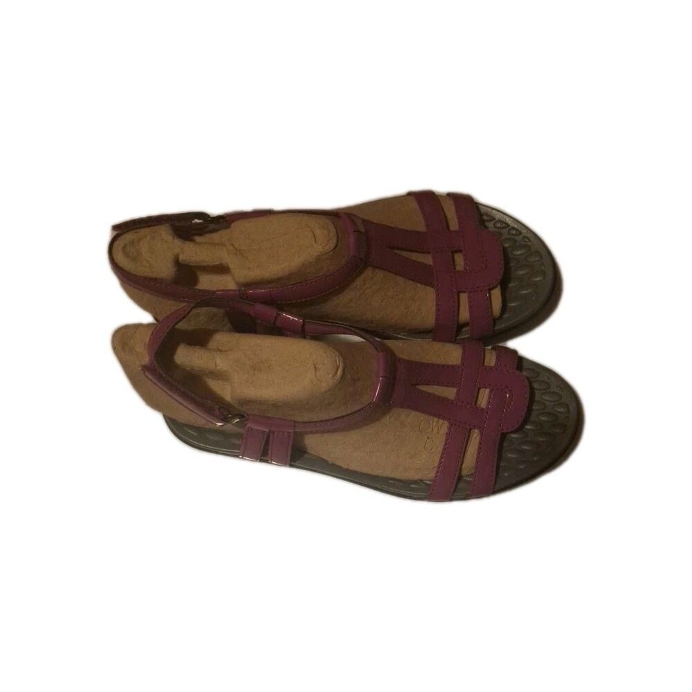 Clarks Pink Nude Sonar Patent Leather Lightweight T Strap Sandals ~ 6M M3020